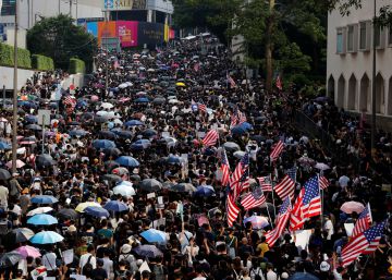 Manifestantes de Hong Kong pedem ajuda internacional