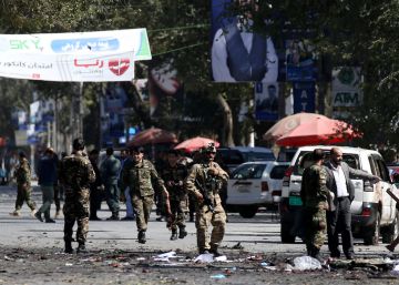 Los talibanes matan al menos a 48 personas en dos atentados con bomba en Afganistán