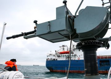 Rusia apresa varias embarcaciones con 161 pescadores norcoreanos tras ser atacada su guardia costera