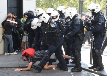 Mais de cem manifestantes são detidos em Paris em novo protesto dos ‘coletes amarelos’