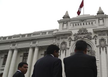 Presidente do Peru dissolve o Congresso e convoca eleições parlamentares
