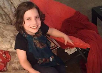 Os novos pais da menina anã abandonada: “Natalia está bem. Já é parte da família”