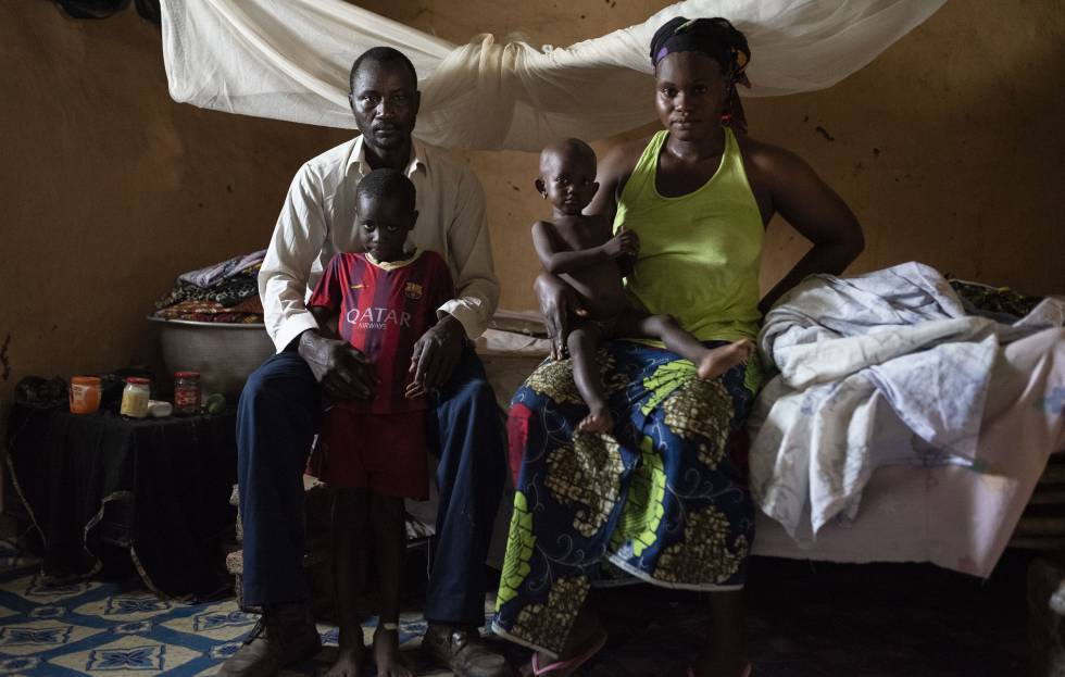 Habibu Cissokhó, con su esposa y dos de sus hijos, ha intentado emigrar a Europa dos veces.