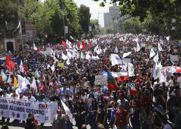Mais de um milhão de pessoas protesta no Chile na maior marcha pós-Pinochet