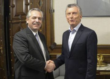 Mauricio Macri y Alberto Fernández escenifican la transición argentina