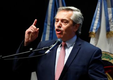 Fernández impulsa un vuelco en la política económica argentina para promover el consumo y el crédito