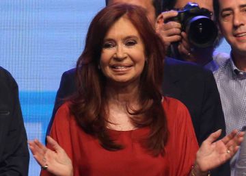 La justicia argentina confirma un procesamiento contra Cristina Kirchner y anula otros dos