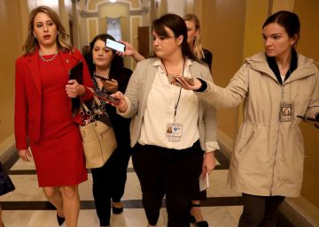 O amargo adeus da deputada Katie Hill: “Saio por causa de uma cultura misógina que consumiu minhas fotos nua”