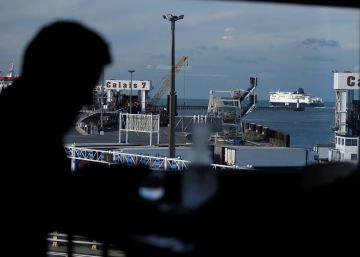 La muerte de un nigeriano reabre la polémica por la precariedad de los migrantes en Calais