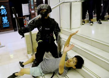 Seis heridos en un ataque con cuchillo en Hong Kong en una nueva jornada de protestas