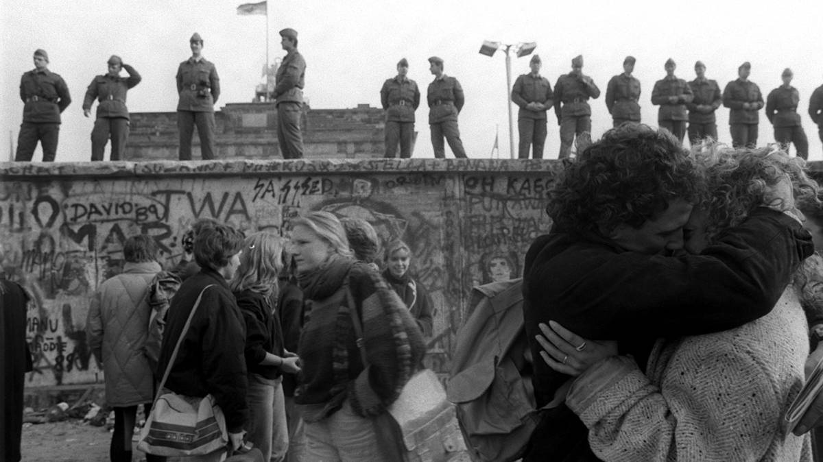 Celebración junto al muro de Berlín en noviembre de 1989.