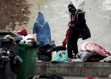 La policía francesa desaloja a 1.606 migrantes de dos campamentos precarios en París