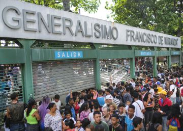 Tres muertos y decenas de heridos por una estampida durante un concierto en Caracas