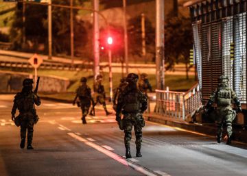 Bogotá vive el toque de queda entre la desinformación y el miedo Bogotá vive el toque de queda entre la desinformación y el miedo