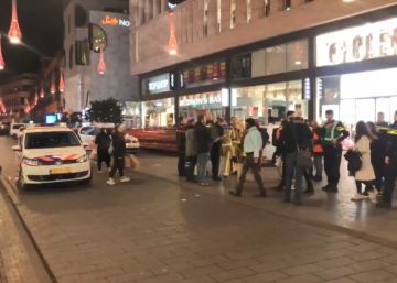 Três feridos por faca em uma rua comercial de Haia