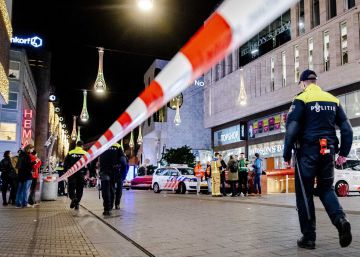 La policía detiene en La Haya a un sospechoso del triple apuñalamiento en una calle comercial