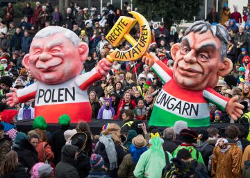 Ser punto o ser coma, el dilema de los demócratas liberales en el siglo XXI