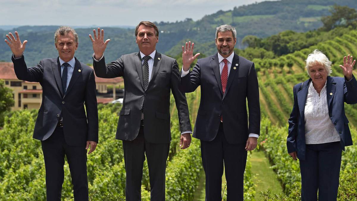 Macri, Bolsonaro, Abdo y Topolansky, en Brasil.