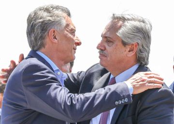 Macri y Fernández se abrazan “por la paz” a pedido de la Iglesia argentina