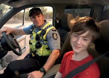 Un niño de 12 años conduce una camioneta para escapar de un incendio