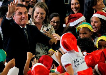 Bolsonaro, hospitalizado tras golpearse en la cabeza en un accidente doméstico