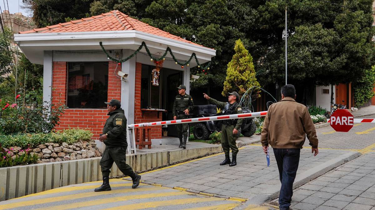 PP y Vox piden explicaciones al Gobierno sobre el incidente en la Embajada de México en Bolivia