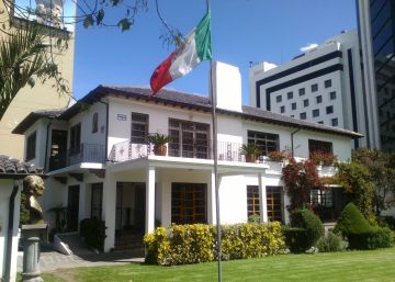 México da asilo a cuatro opositores ecuatorianos México da asilo a cuatro opositores ecuatorianos