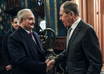 Putin exhibe su influencia en Libia reuniendo a las dos partes en conflicto