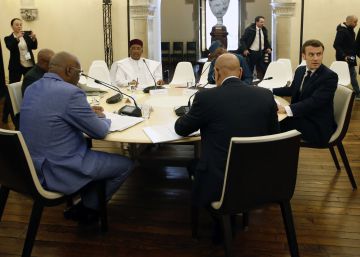 Francia y los líderes del G5 del Sahel cierran filas para frenar el yihadismo Francia y los líderes del G5 del Sahel cierran filas para frenar el yihadismo