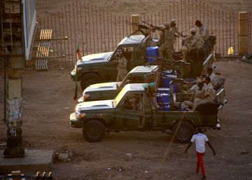El Ejército sudanés sofoca una rebelión interna en pleno proceso de transición El Ejército sudanés sofoca una rebelión interna en pleno proceso de transición