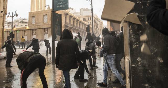 Manifestantes, el sábado en Beirut.