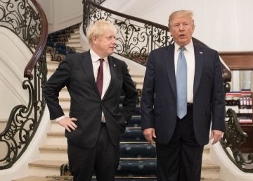 El primer ministro del Reino Unido, Boris Johnson, y el presidente de EE UU, Donald Trump, durante la cumbre del G7 en Francia, el pasado 25 de agosto de 2019.rn