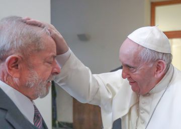 Lula visita al Papa en su primer viaje al exterior desde que salió de la cárcel