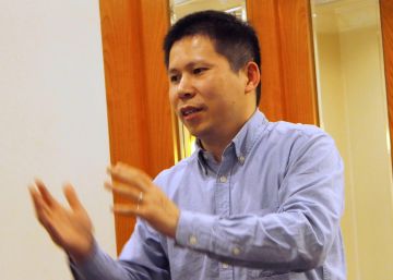 China detiene a un conocido activista prodemocracia durante un registro por el coronavirus