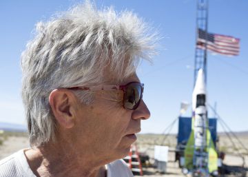 Mike Hughes muere tras lanzarse en un cohete casero con el que quería demostrar que la Tierra es plana