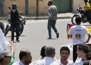 El ataque a una concentración de Juan Guaidó deja al menos cinco heridos El ataque a una concentración de Juan Guaidó deja al menos cinco heridos