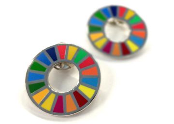 La ultraderecha noruega ataca en redes a quien luzca un pin de la ONU La ultraderecha noruega ataca en redes a quien luzca un pin de la ONU