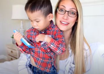 La historia de los ‘youtubers’ que ganaron fama y dinero adoptando a un niño y ahora lo entregan a otra familia