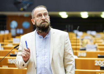 Un eurodiputado de Orbán dimite tras participar en una orgía en pleno confinamiento por la pandemia