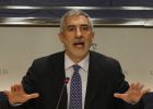 Llamazares pide que IU expediente a concejales que apoyaron al PP
