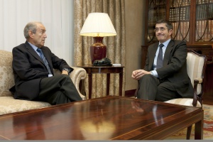 Patxi López (derecha), durante la reunión con Garaikoetxea. Patxi López (derecha), durante la reunión con Garaikoetxea.