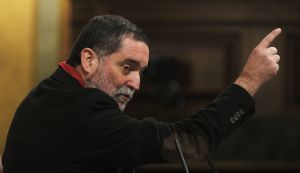 Iñaki Antigüedad en la tribuna de oradores. Iñaki Antigüedad en la tribuna de oradores.