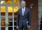 El ministro no descarta parar el único portaaviones de la Armada El ministro no descarta parar el único portaaviones de la Armada