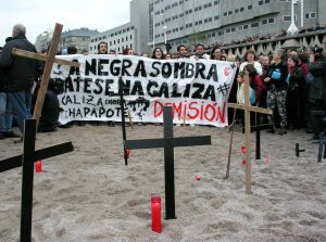 Planta de cruces en la playa de Orzán.