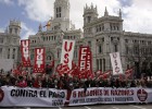 Miles de personas marchan contra el paro y los recortes