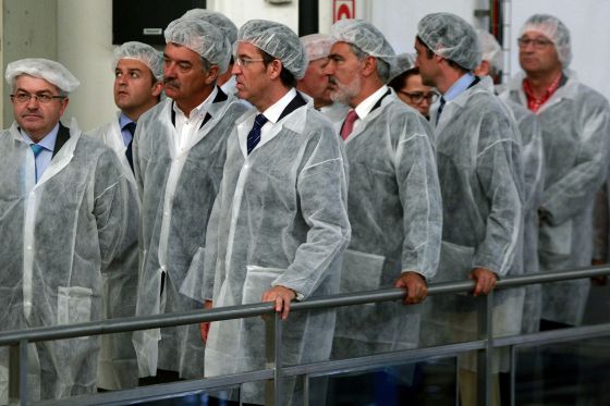 Alberto Núñez Feijóo visits a factory in June 2012. Alberto Núñez Feijóo visits a factory in June 2012.