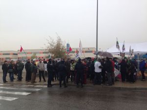 Protesta contra la construcción del Tren de Alta Velocidad ante la Audiencia Nacional. Protesta contra la construcción del Tren de Alta Velocidad ante la Audiencia Nacional.