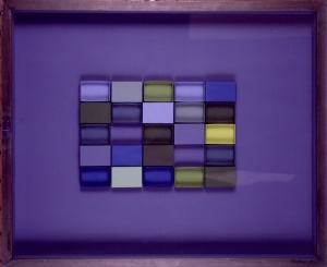 'Collage' de cajas de cartón titulado 'Verdes y azules', del año 1996. 'Collage' de cajas de cartón titulado 'Verdes y azules', del año 1996.