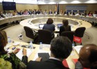 El Gobierno discute otra batería de recortes con las comunidades