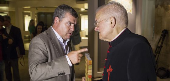 El juez se dirige al exdeán que custodiaba el ‘Códice’.